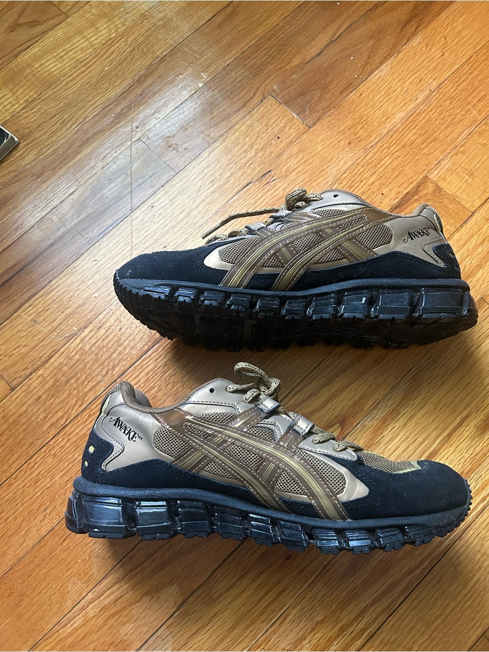 Asics Awake NY Gel Kayano 5 360
